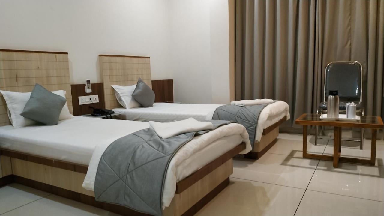 Hotel Satkar Chhatral Exterior foto