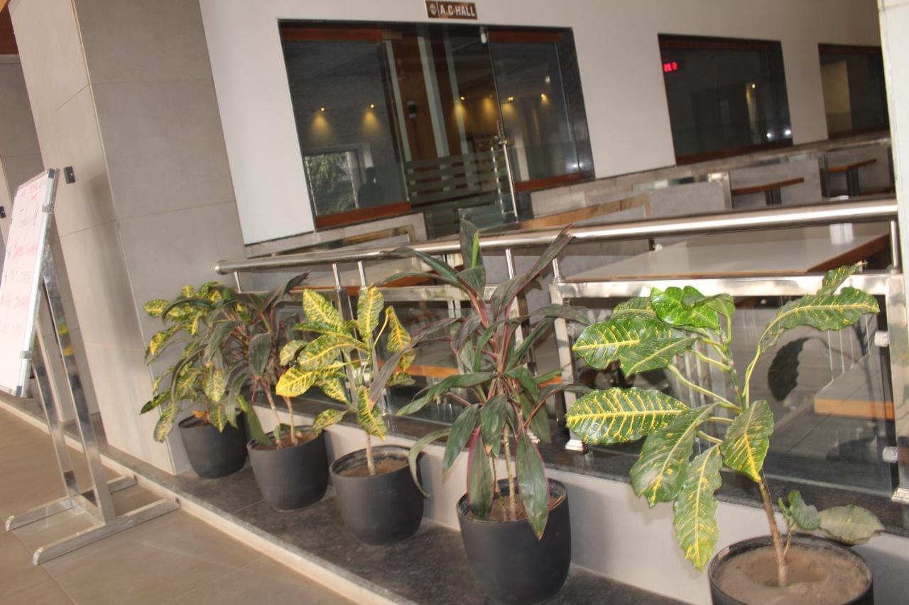 Hotel Satkar Chhatral Exterior foto